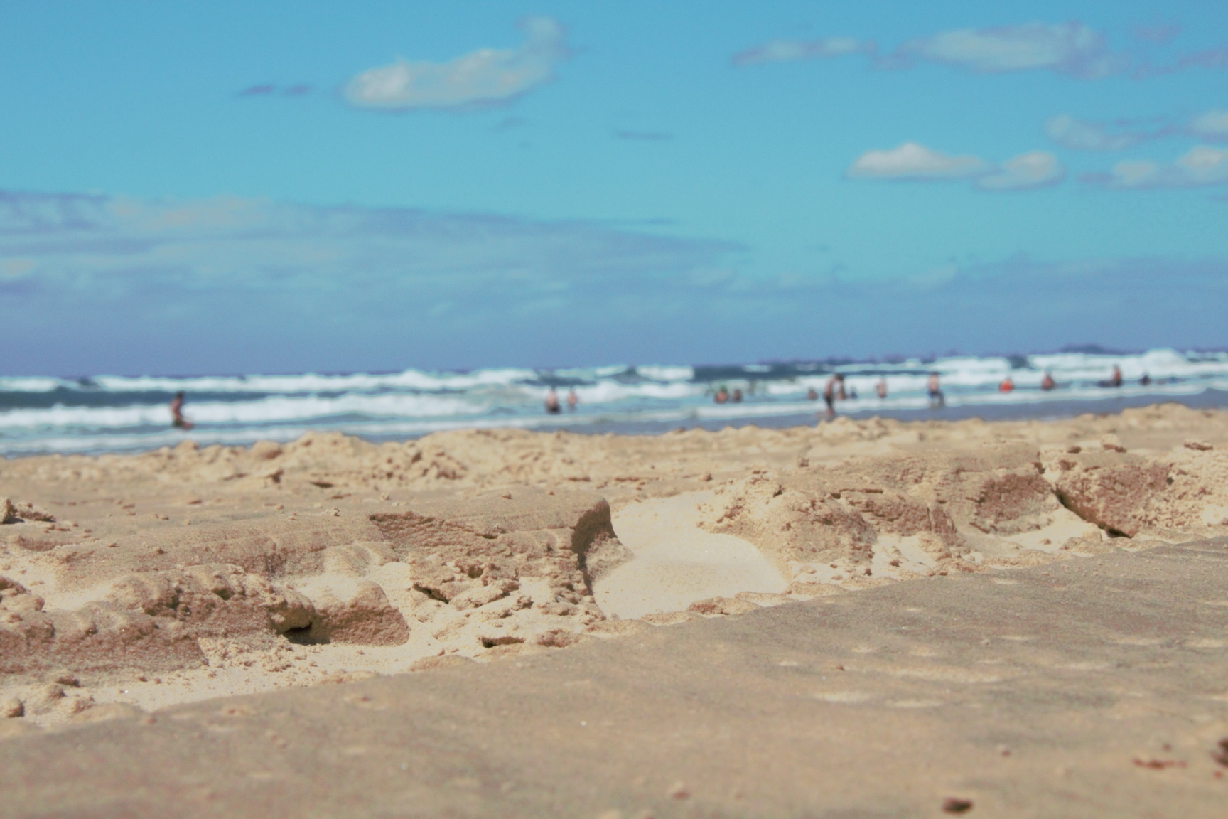 Image from Surfers Paradise with original width 1728 and height 1152